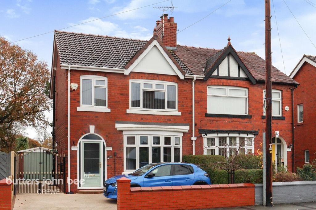 Kingsway, Crewe 3 bed semidetached house £250,000