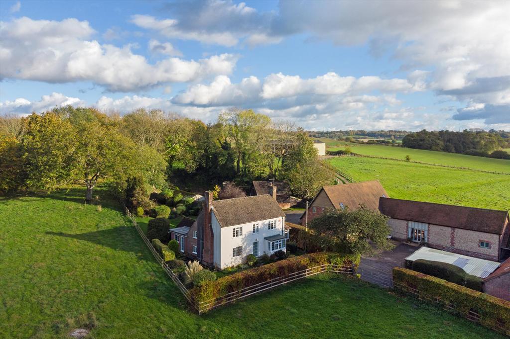 Lower Farringdon, Alton, Hampshire, GU34 4 bed detached house for sale