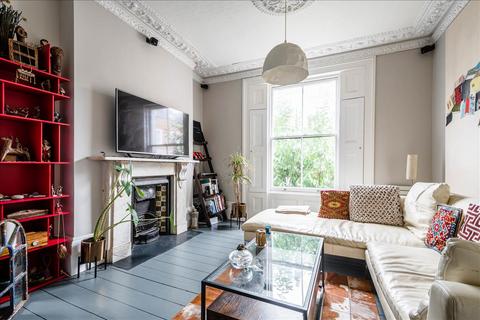 2 bedroom triplex to rent, Warneford Street, London Fields, E9