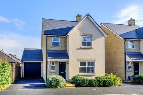 1 Carmello Close, Carterton, OX18 1DJ