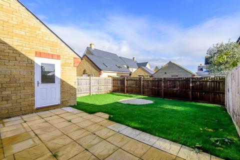 1 Carmello Close, Carterton, OX18 1DJ