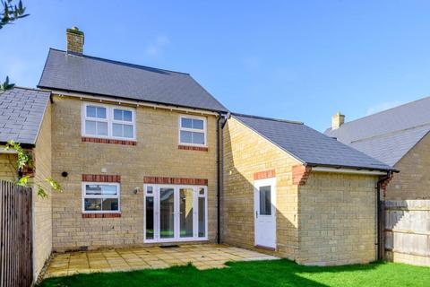 1 Carmello Close, Carterton, OX18 1DJ