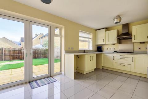 1 Carmello Close, Carterton, OX18 1DJ