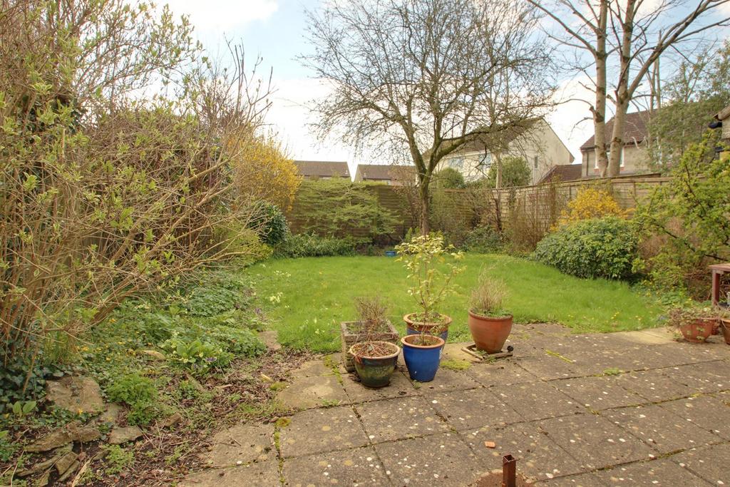 Finch Close, Shepton Mallet, BA4 4 bed detached house £399,500