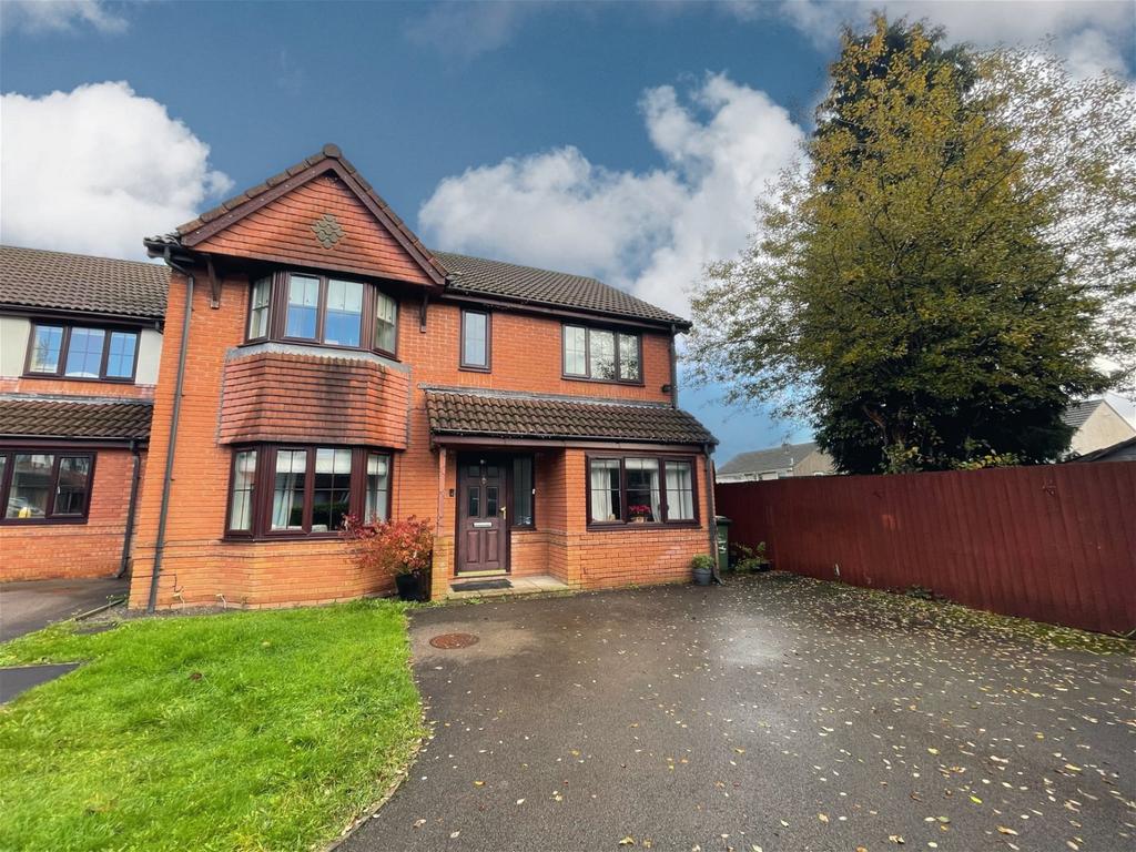 Hazel Grove,Caerphilly,CF83 3BP 4 bed detached house £450,000