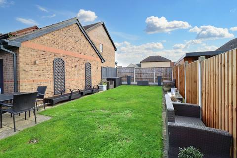 33 Camden Road, Chafford Hundred, Grays, RM16 6PY