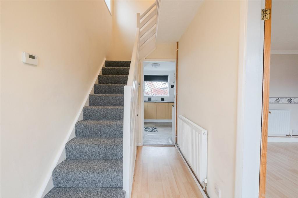 St. Nicholas Drive, Grimsby, Lincolnshire, DN37 3 bed semidetached