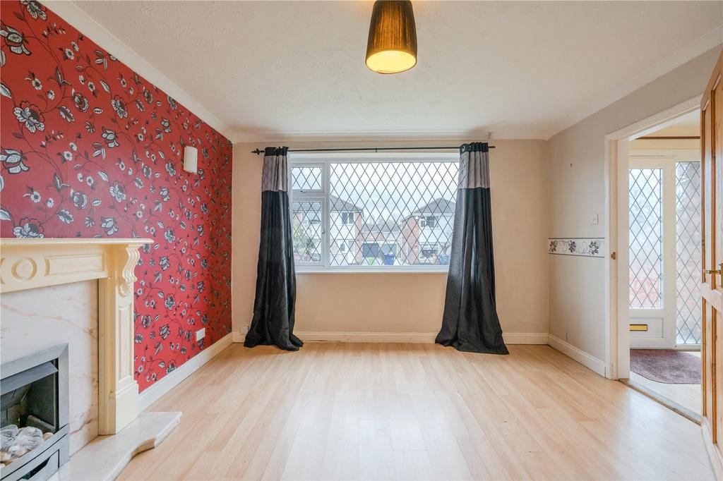 St. Nicholas Drive, Grimsby, Lincolnshire, DN37 3 bed semidetached