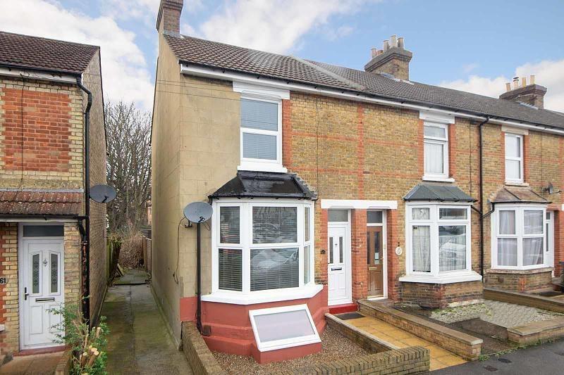 Campbell Road, Maidstone 2 bed end of terrace house £1,150 pcm (£265 pw)
