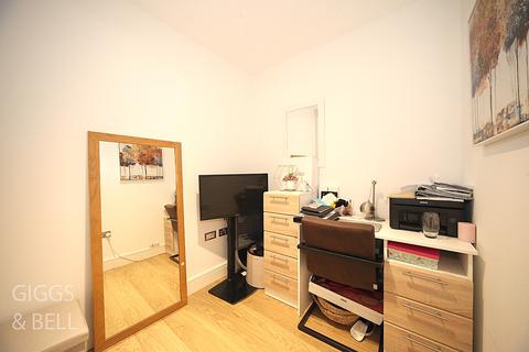 1 bedroom apartment for sale, Laporte Way, Luton, Bedfordshire, LU4
