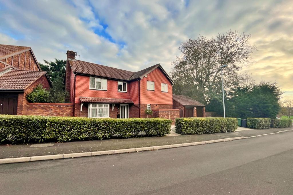 Weymouth 4 bed detached house for sale £580,000