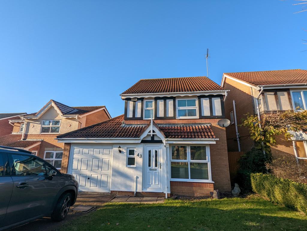 Pendle Avenue, Kettering, NN16 3 bed detached house £1,150 pcm (£265 pw)