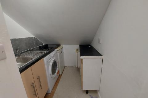 1 bedroom flat to rent, Aldborough Road South, Seven Kings