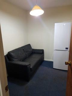 2 bedroom maisonette to rent, Tomsfield, Hatfield