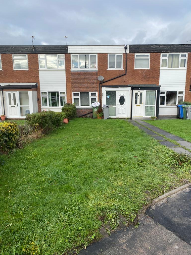 Redbrook Road, Timperley WA15 3 bed semidetached house £1,250 pcm (£
