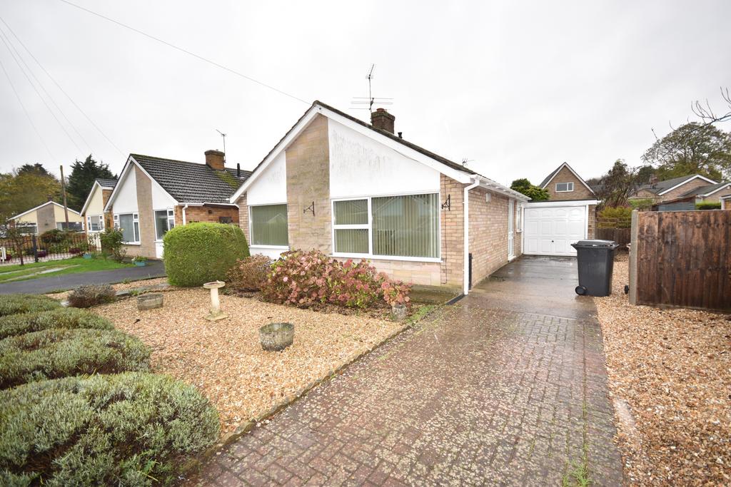 Skipwith Crescent, Metheringham, LN4 3 bed detached bungalow £750 pcm