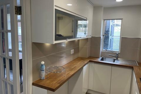 1 bedroom flat to rent, University Street, London WC1E
