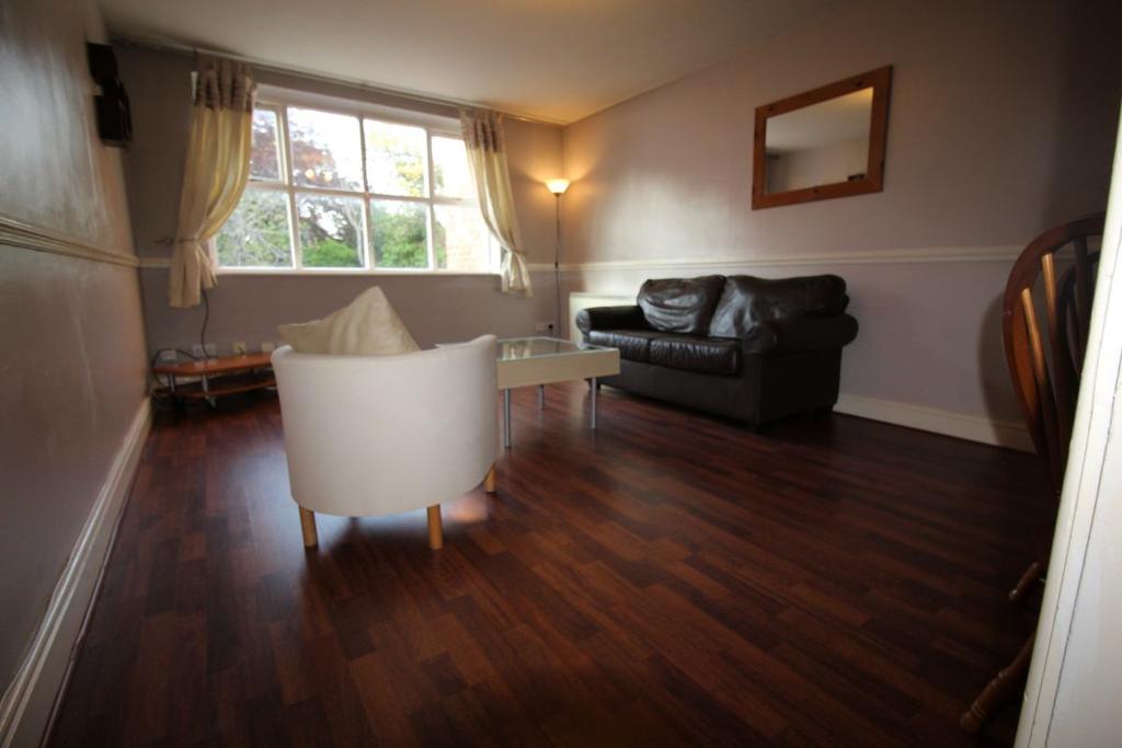 2 Bedroom Duplex Apt near Sefton Park 2 bed apartment £700 pcm (£162 pw)