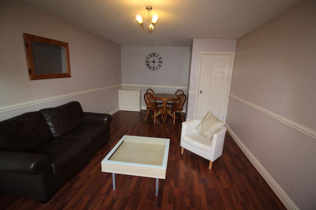 2 Bedroom Duplex Apt near Sefton Park 2 bed apartment £700 pcm (£162 pw)