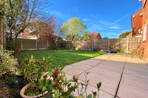 3 bedroom detached house for sale - Niven Close, Wickford, Essex, SS12