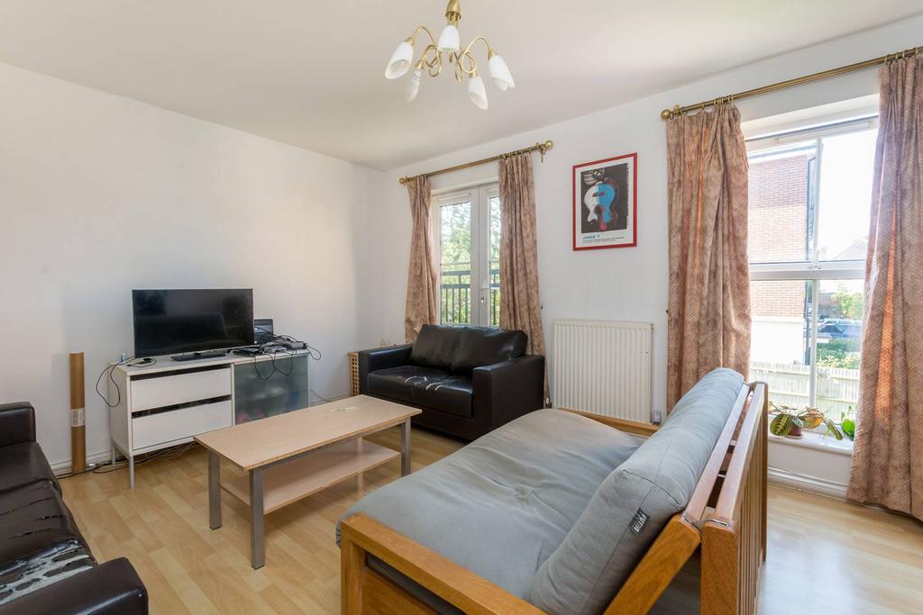 Boddington Gardens, Acton, London, W3 3 bed house £2,800 pcm (£646 pw)