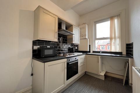 1 bedroom flat to rent, Burlington Road, Blackpool FY4