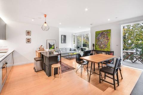 1 bedroom flat for sale - Capell Apartments, Elephant and Castle, London, SE17