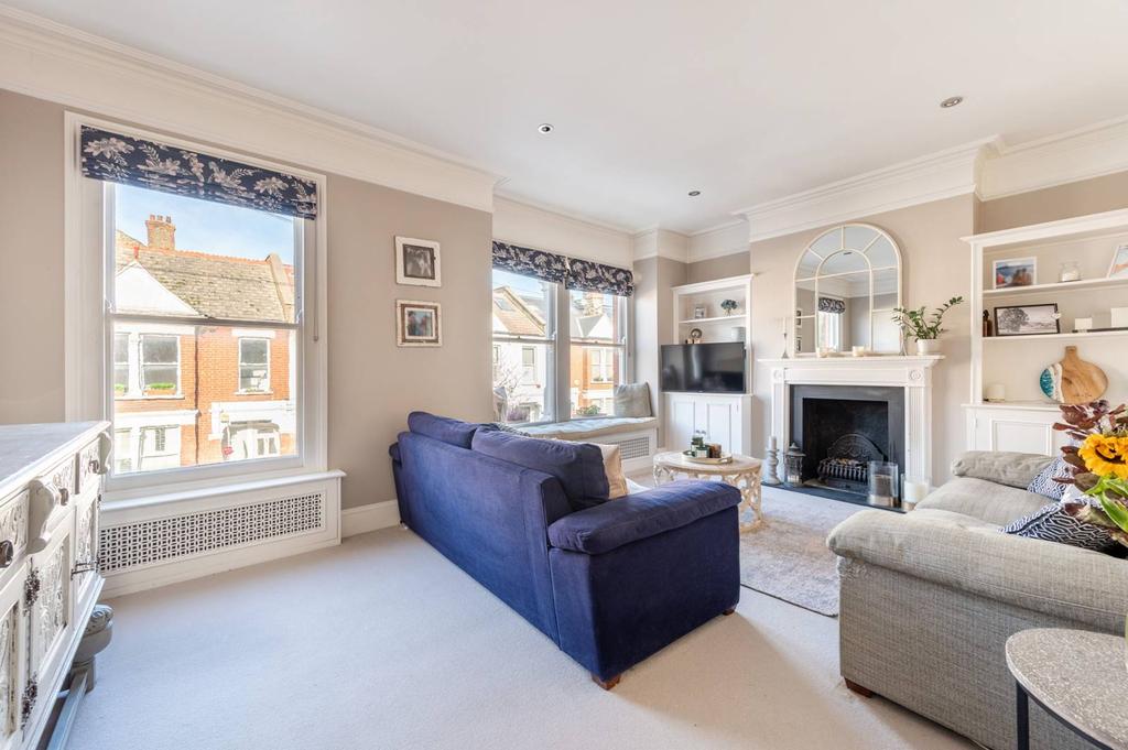 Lambrook Terrace, Munster Village, London, SW6 2 bed maisonette for ...