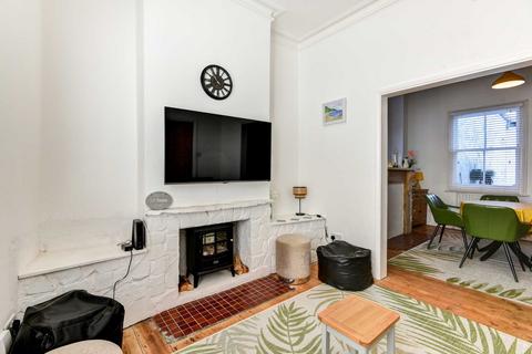 3 bedroom terraced house to rent, Westbourne Place, Hove