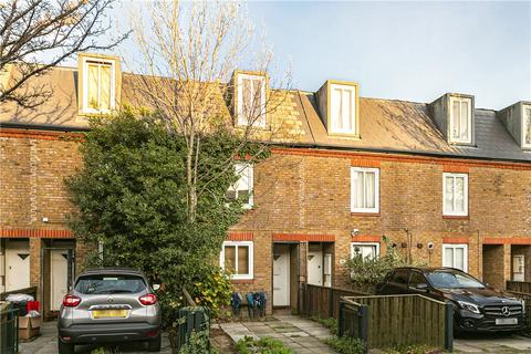 4 bedroom terraced house to rent, Charles Barry Close, London, SW4