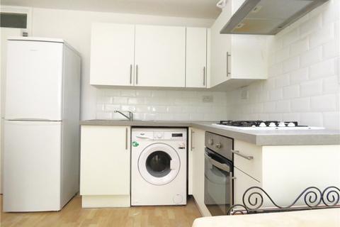 4 bedroom terraced house to rent, Charles Barry Close, London, SW4
