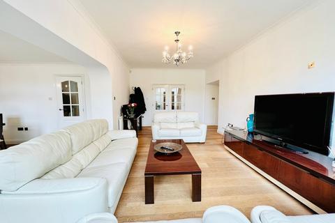 6 bedroom detached house for sale - Uxbridge Road, Pinner, Middlesex, HA5