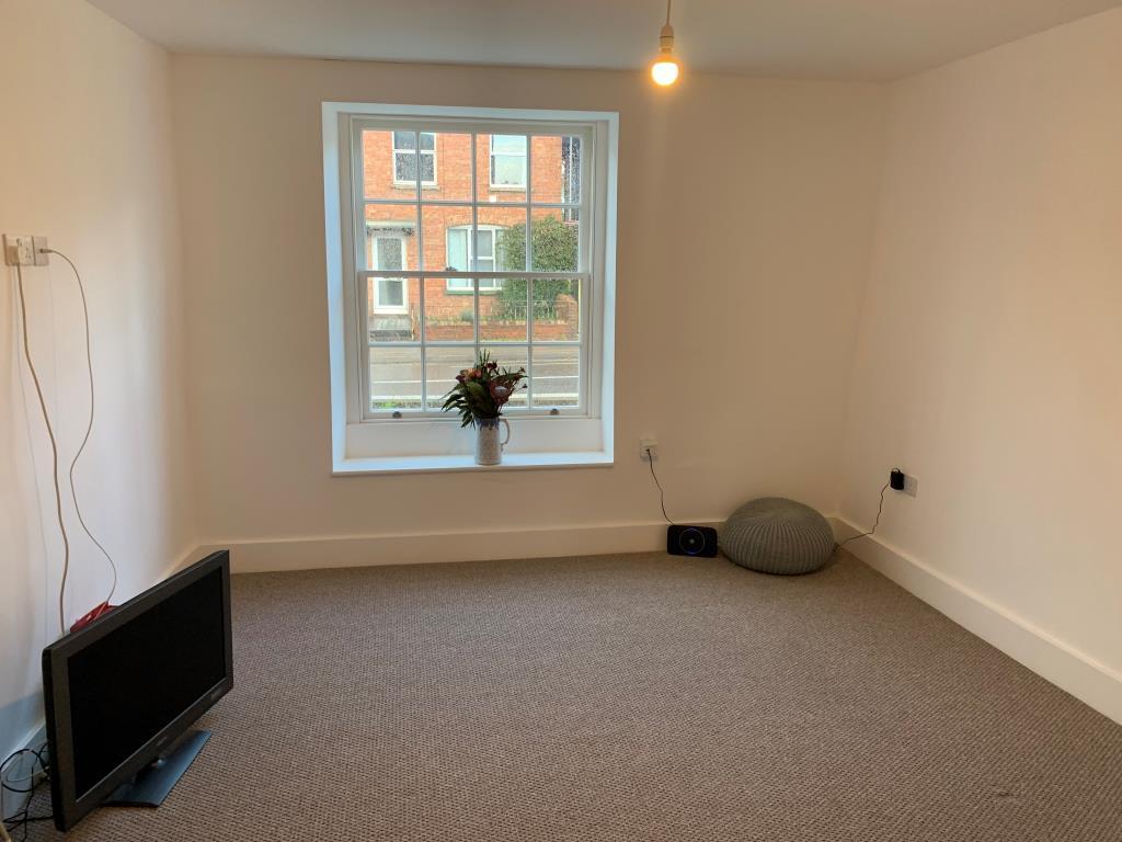 Field Street, Bicester, OX26 3 bed end of terrace house £1,500 pcm (£