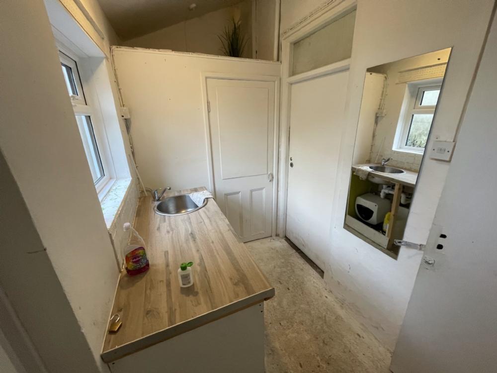 Town Street, Shepton Mallet Shop £995 pcm (£230 pw)