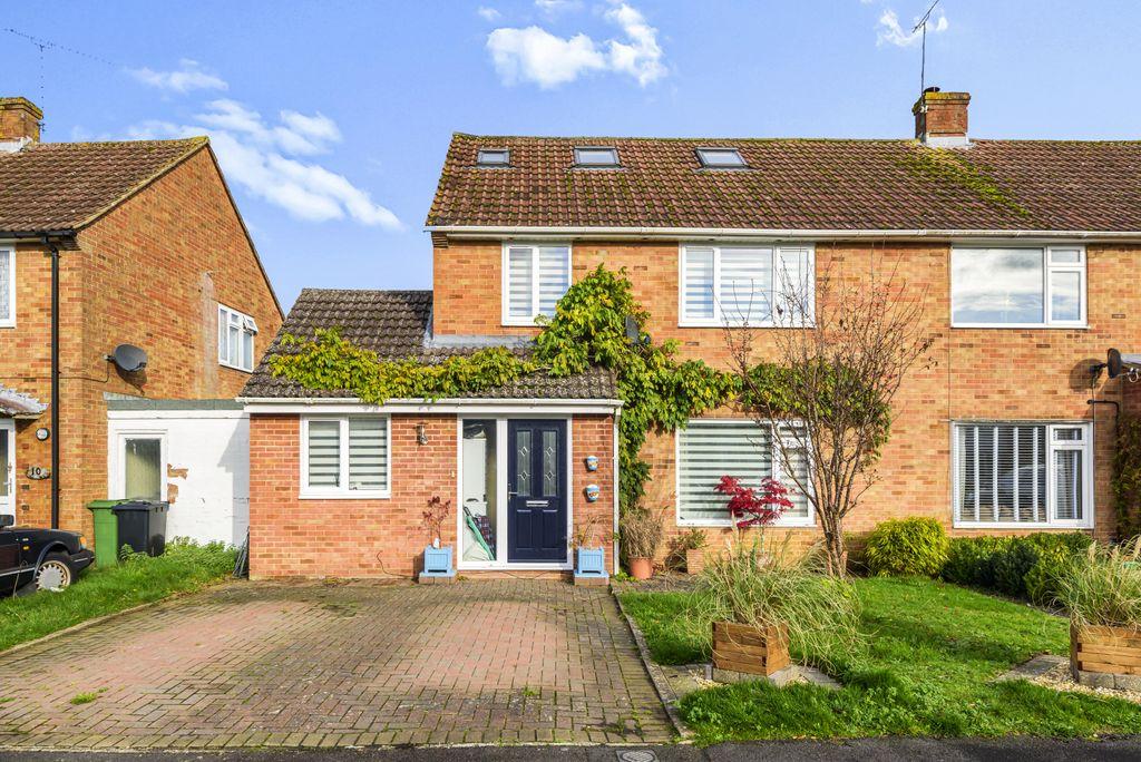 Long Grove, Baughurst, Tadley RG26 5NY 3 bed semidetached house for