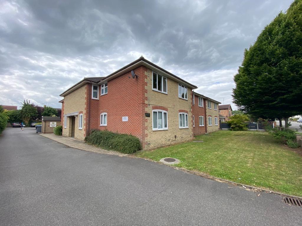 Forest Glade Court, London Road... 2 bed apartment £235,000