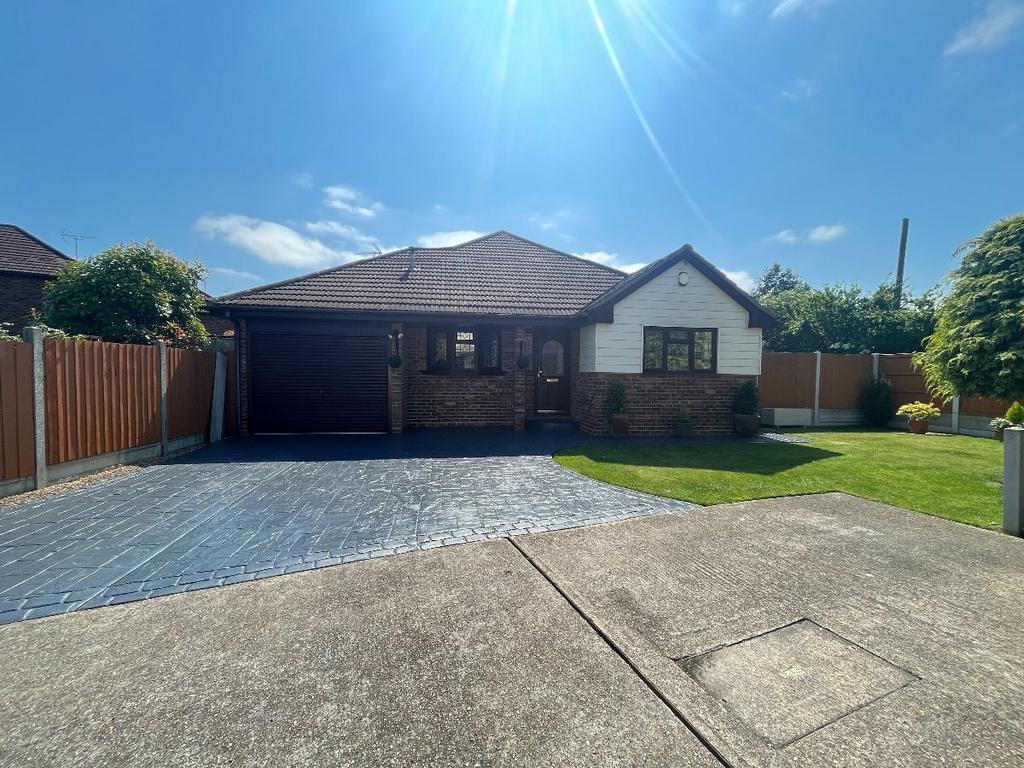 Prince William Avenue, Canvey Island 3 bed bungalow for sale £485,000