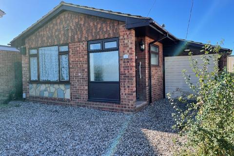 1 bedroom bungalow for sale - Clarendon Road, Canvey Island