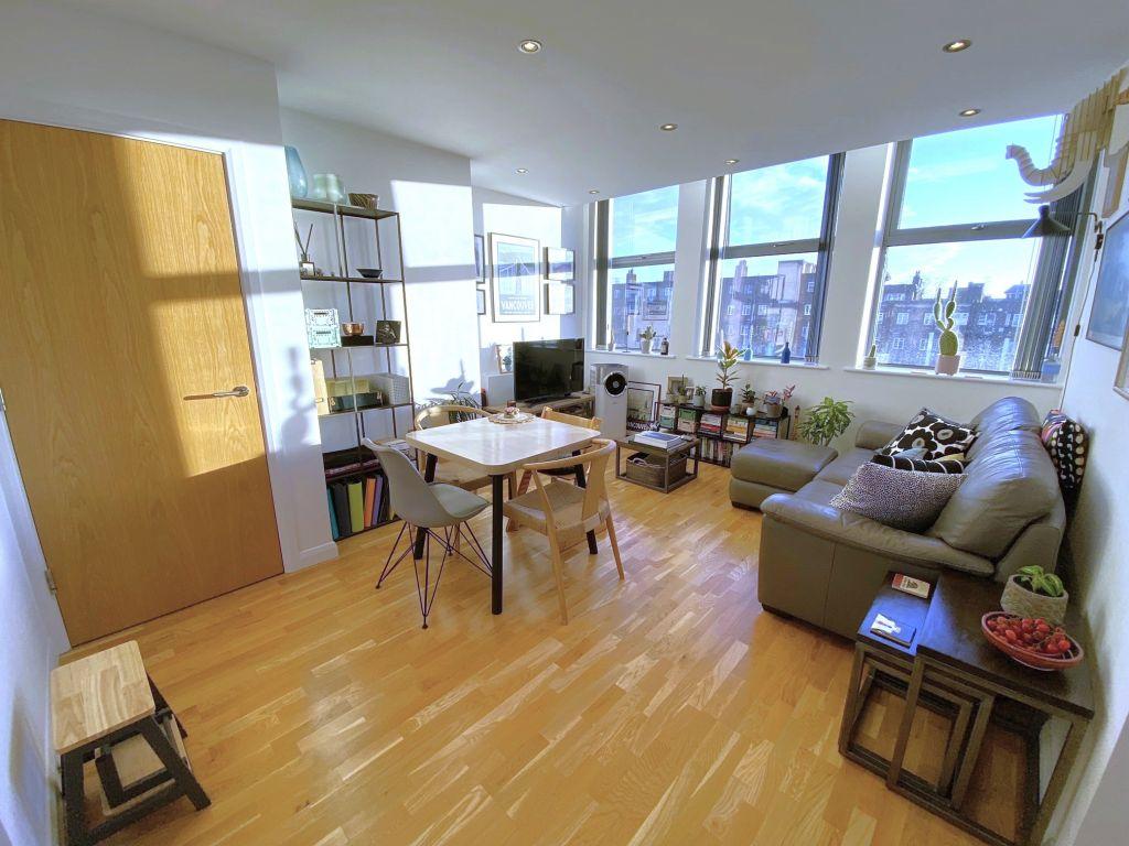 Norwich House, Streatham High Road... 1 bed flat £1,600 pcm (£369 pw)