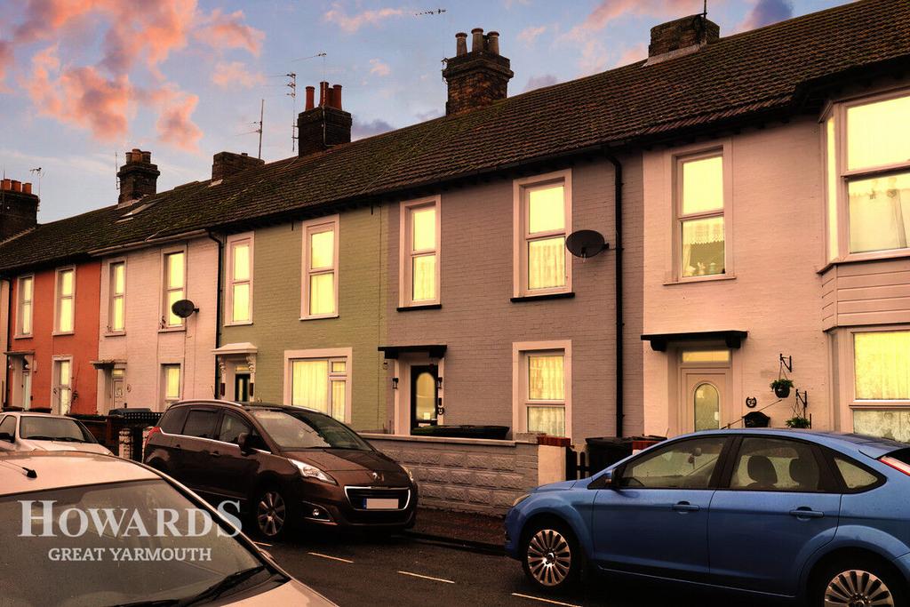 Albion Road, Great Yarmouth 5 bed terraced house for sale £180,000
