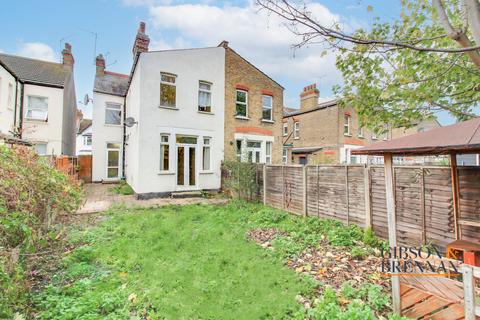 4 bedroom semi-detached house for sale - Brightwell Avenue, Westcliff-on-sea, SS0