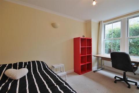 4 bedroom terraced house to rent, Howard Street, Oxford, Cowley, Oxfordshire, OX4