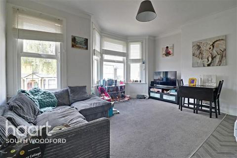 3 bedroom flat to rent - Malmesbury Road, South Woodford, E18