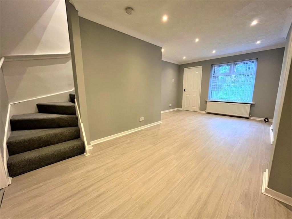 Canal Lane, Stanley 2 bed townhouse £800 pcm (£185 pw)