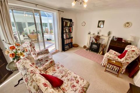 3 bedroom end of terrace house for sale - Fisherbridge Road, Preston, Weymouth