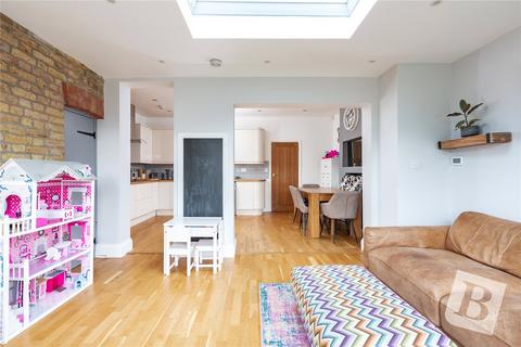 9 Garbutt Road, Upminster, RM14 2XA