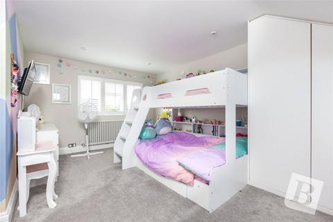 9 Garbutt Road, Upminster, RM14 2XA
