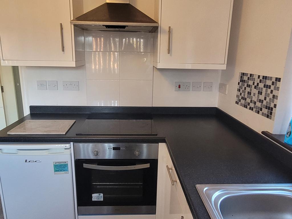 Brewery Street, Rugeley WS15 Studio to rent £475 pcm (£110 pw)