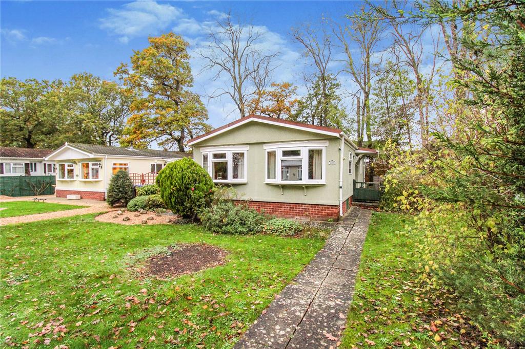 Trowbridge Lodge Park, Trowbridge 3 bed park home for sale £175,000