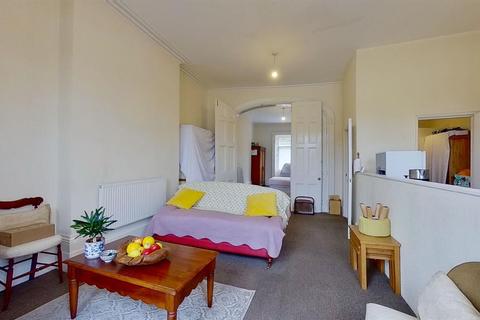 1 bedroom flat for sale - London Road, Dover